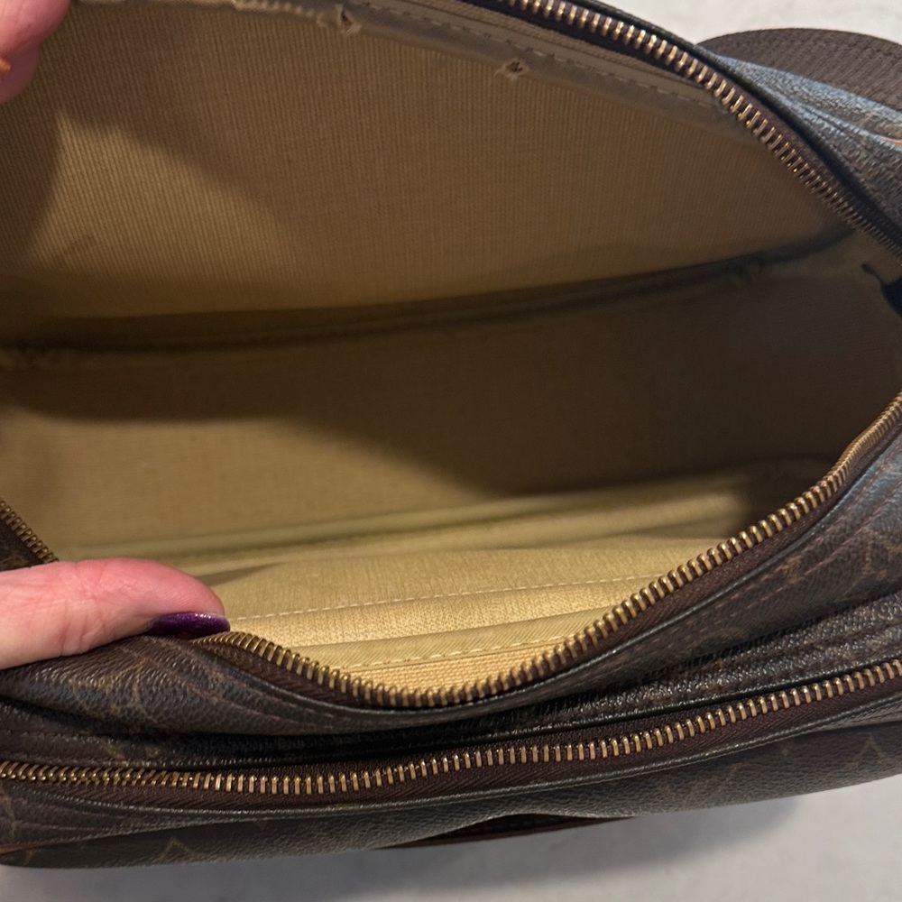 ***SOLD*** Vintage Louis Vuitton Monogram Brown Vintage Reporter Bag w/COA - Picture 6 of 10